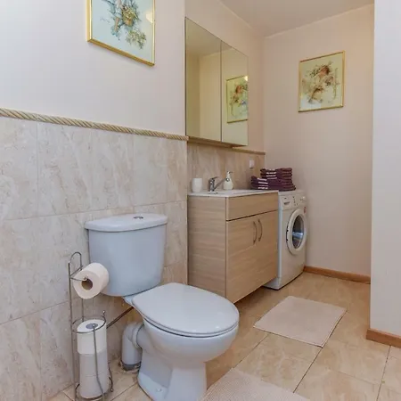 아파트 Apartamentai Berzas 팔랑가